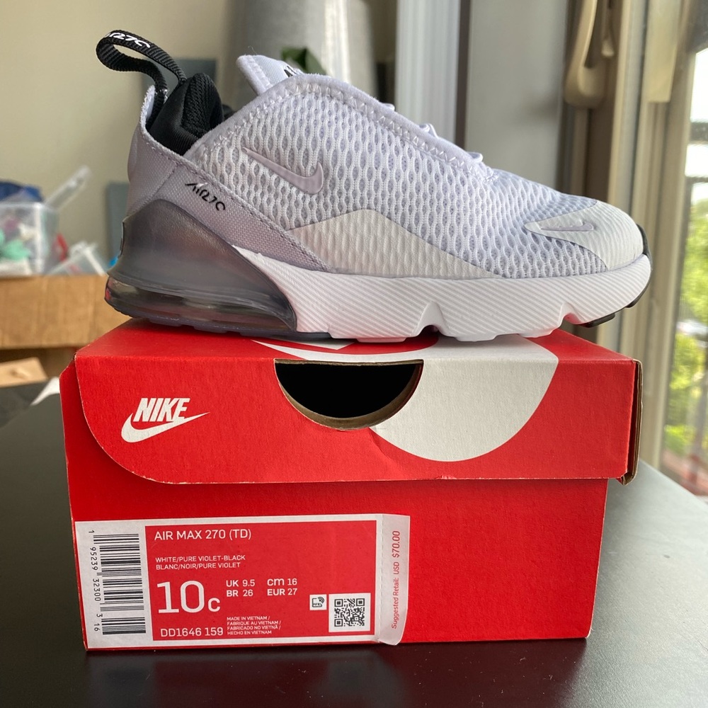 Nike 270 - size 10C